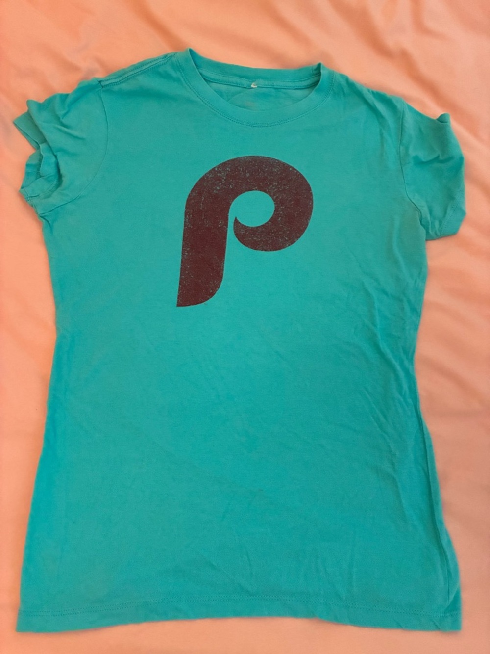 Turquoise women’s Philadelphia Phillies tee